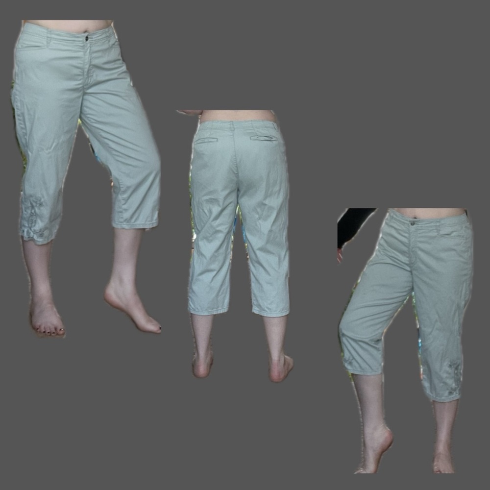 Gloria Vanderbilt - Sage Green Capris with embroidered paisley pattern